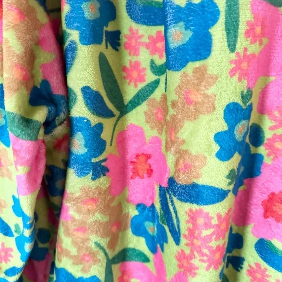 Natural Life Floral Hooded Plush Poncho One Size - Picture 4 of 14